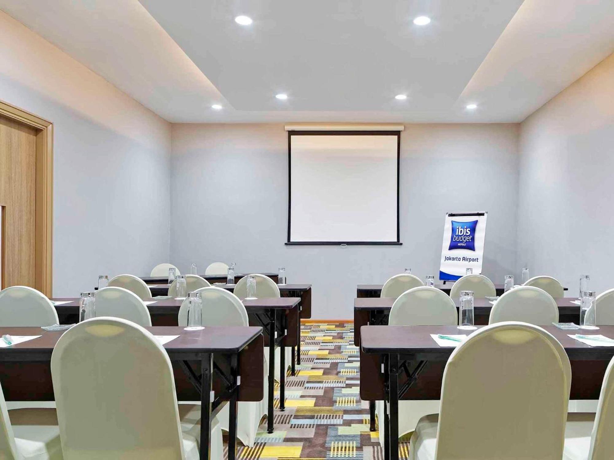 Ibis Budget Jakarta Airport Тангеранг Экстерьер фото