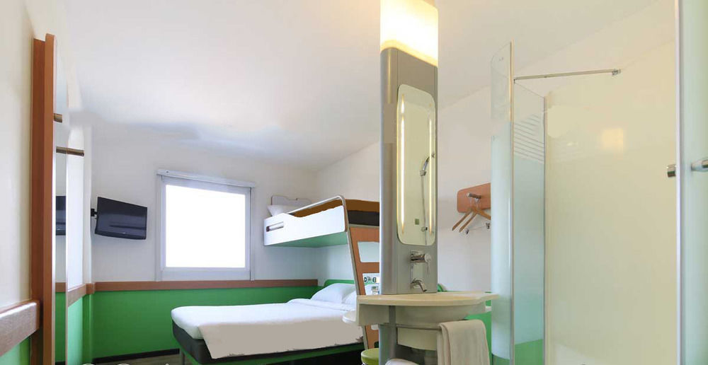 Ibis Budget Jakarta Airport Тангеранг Экстерьер фото