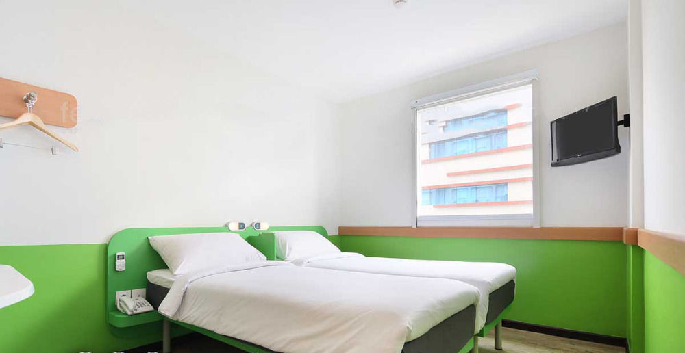 Ibis Budget Jakarta Airport Тангеранг Экстерьер фото