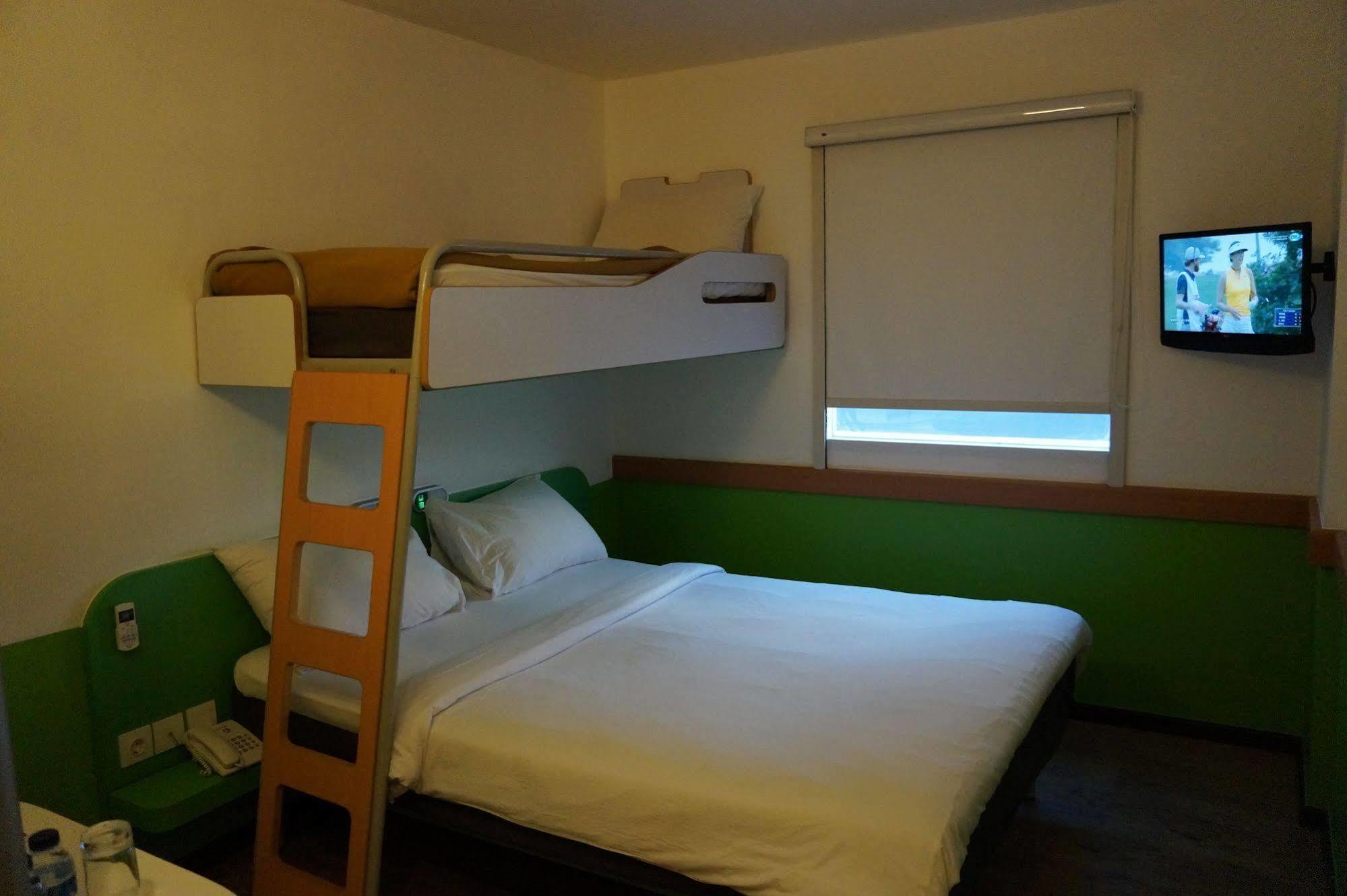 Ibis Budget Jakarta Airport Тангеранг Экстерьер фото
