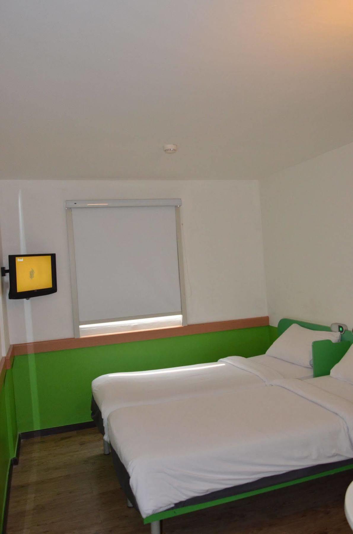Ibis Budget Jakarta Airport Тангеранг Экстерьер фото