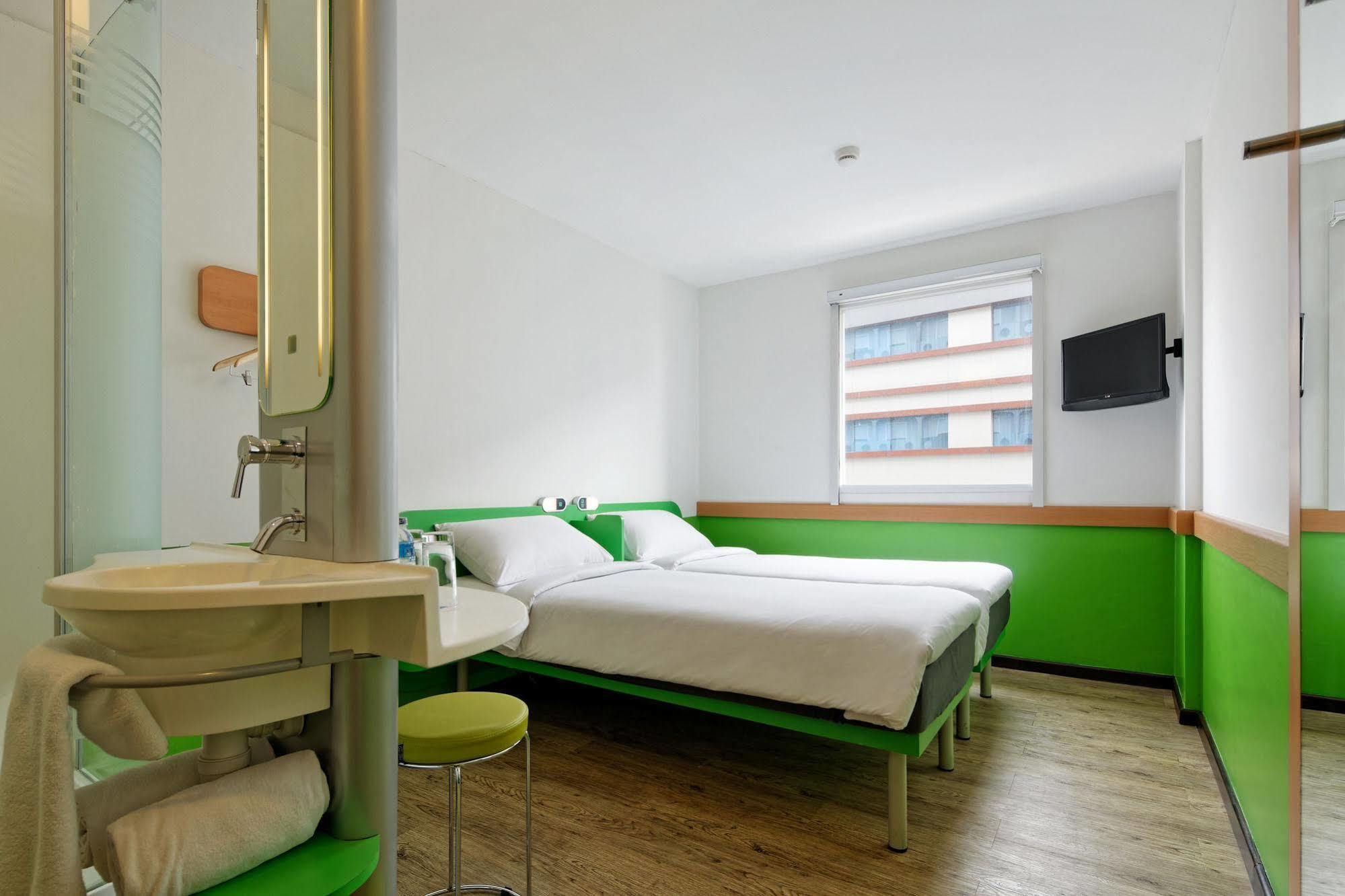 Ibis Budget Jakarta Airport Тангеранг Экстерьер фото