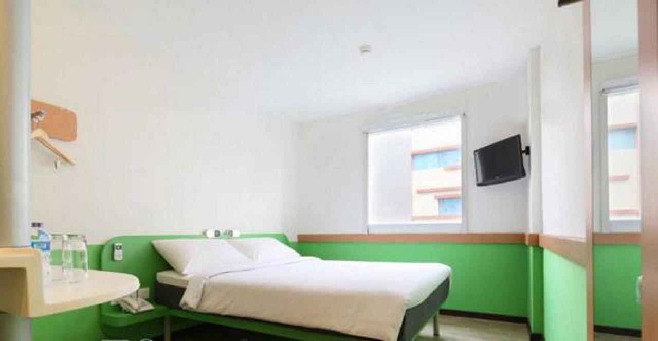 Ibis Budget Jakarta Airport Тангеранг Экстерьер фото